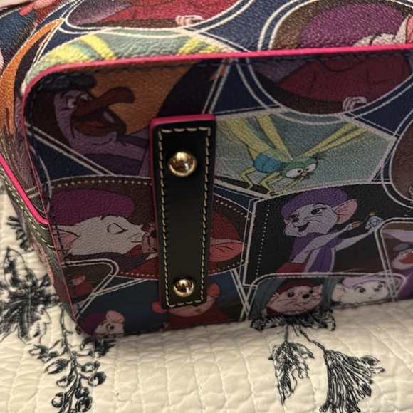 DOONEY & BOURKE Disney COLLECTION The Rescuers Tote - Picture 6 of 14